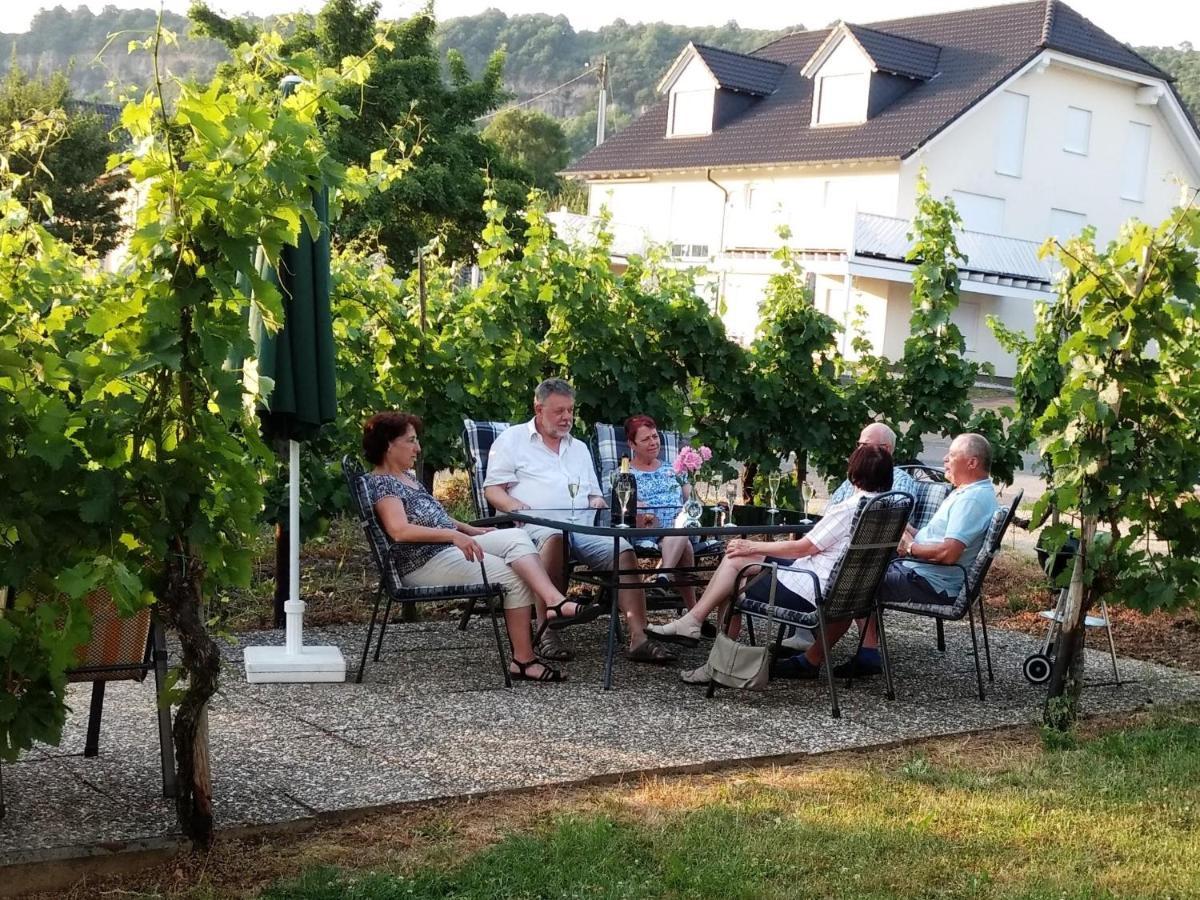 Weingut-ferienwohnung Heinz Dostert *